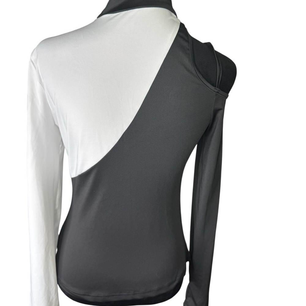 Chic Monochrome Cut-Out Blouse - Picture 4 of 8